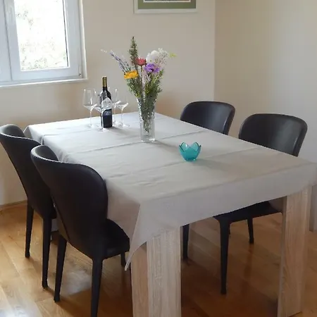 Appartement Karlo *