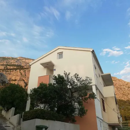 Karlo Apartamento Makarska