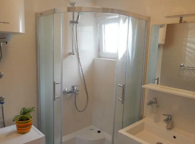 Karlo Apartamento Makarska