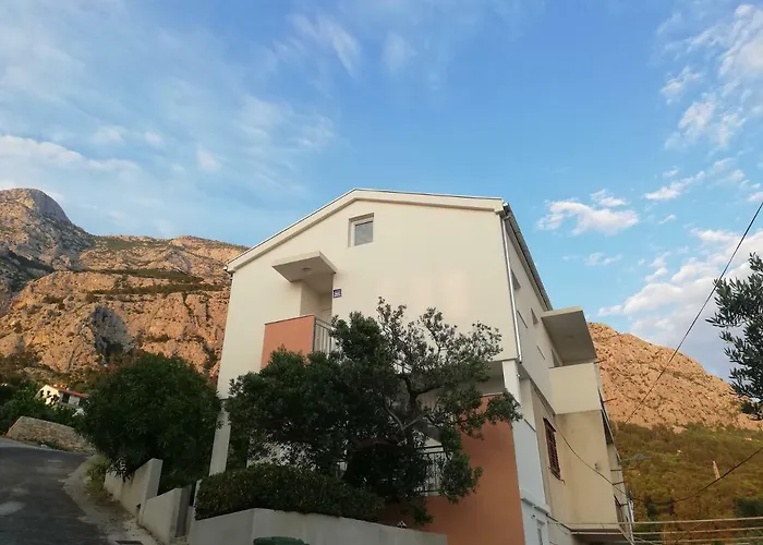 Karlo Apartamento Makarska