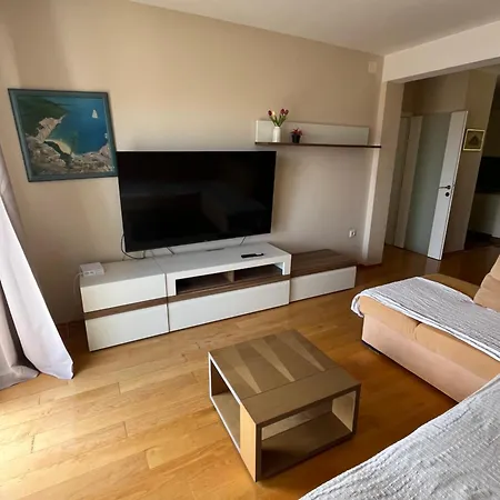 Karlo Appartamento Makarska